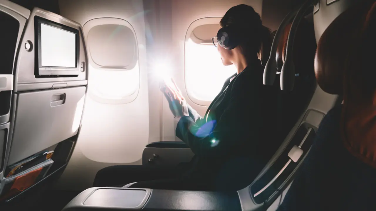 Žena u avionu