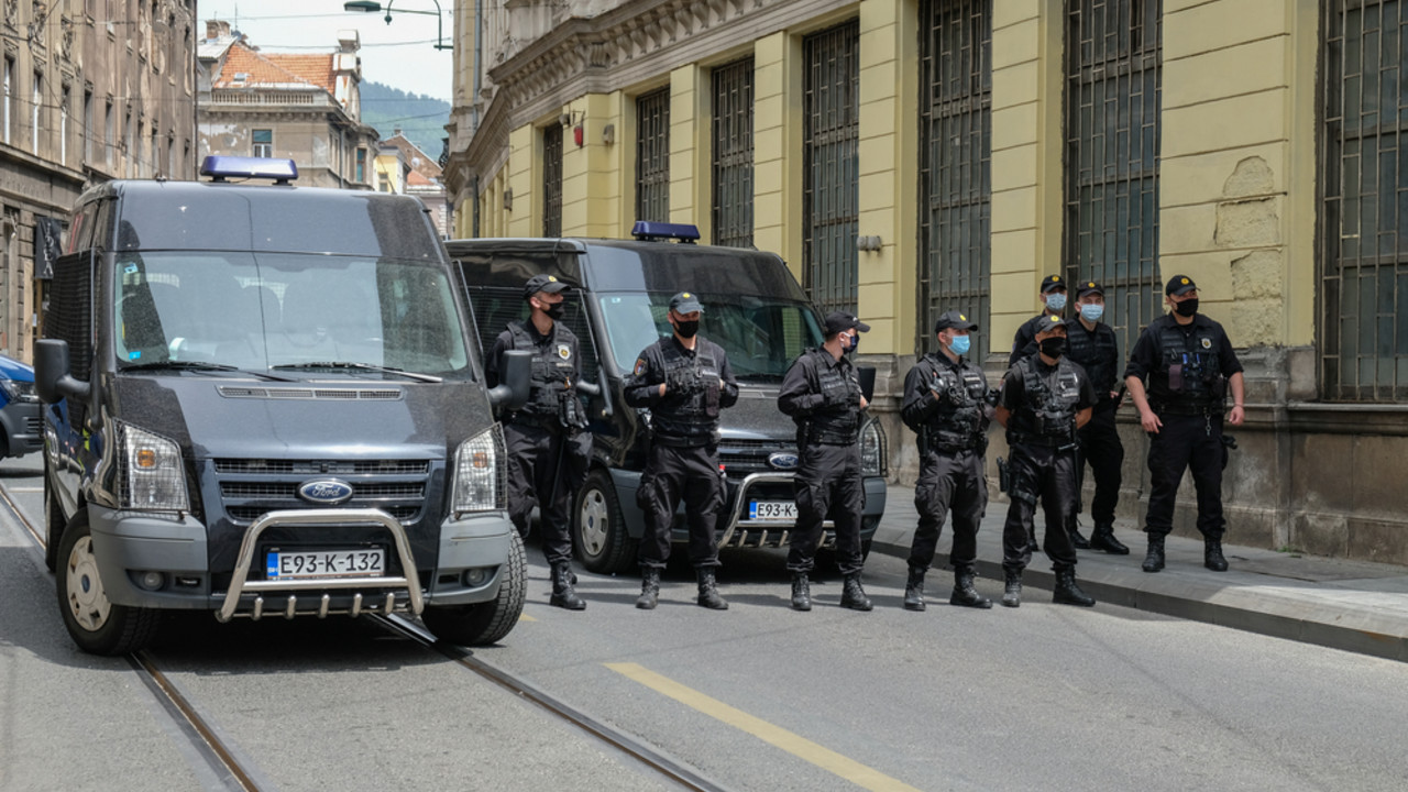 policija