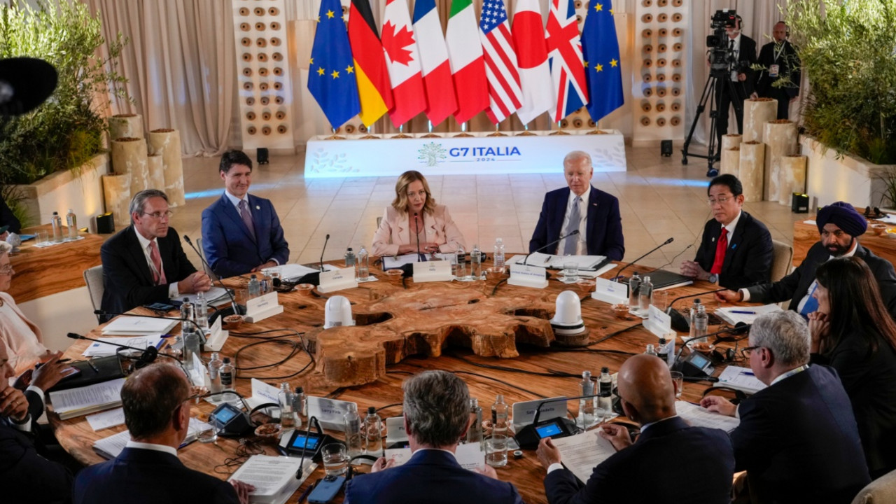 G7