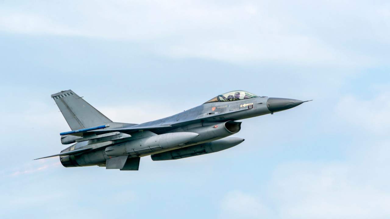 F-16