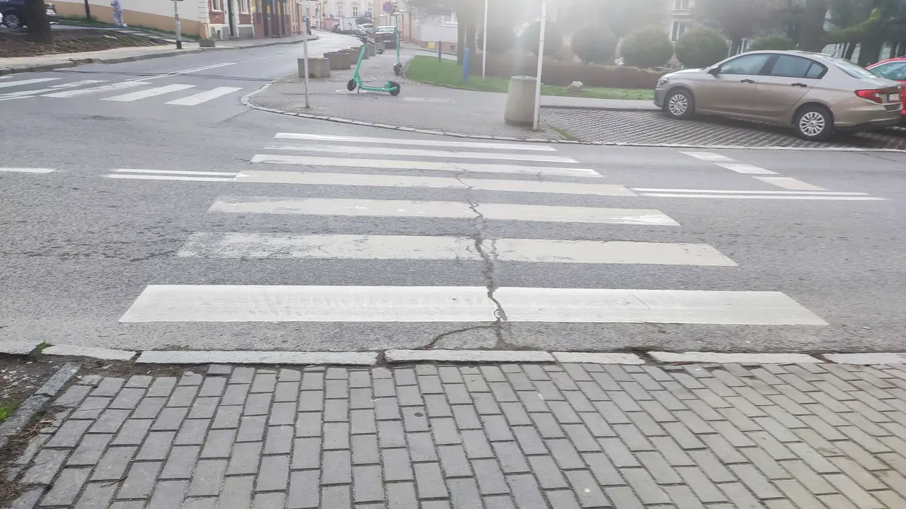 parkiranje blizu pešačkog
