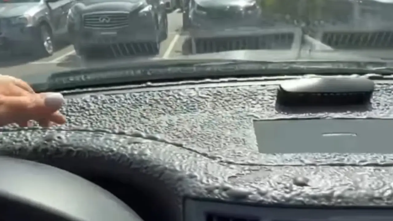 Sunce istopilo automobil