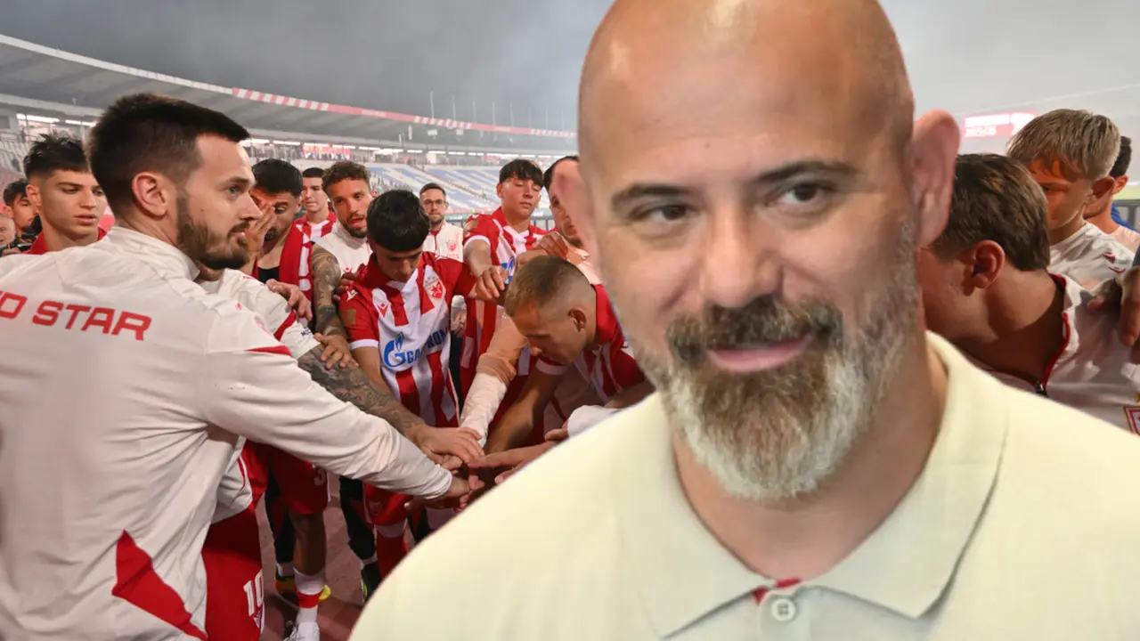 Vladimir Lučić (u sredini), Dejan Stanković i ostali fudbaleri Crvene zvezde