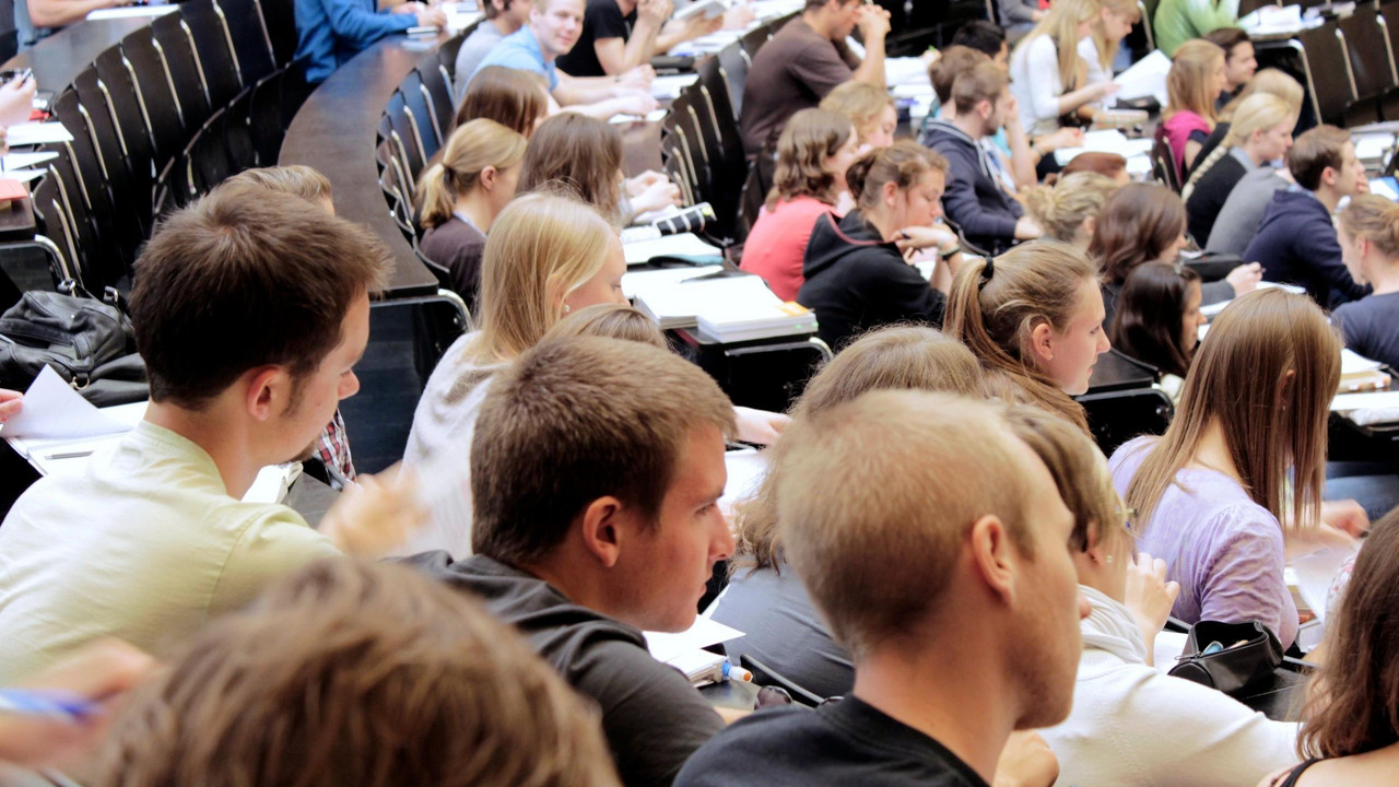 Studenti na debati