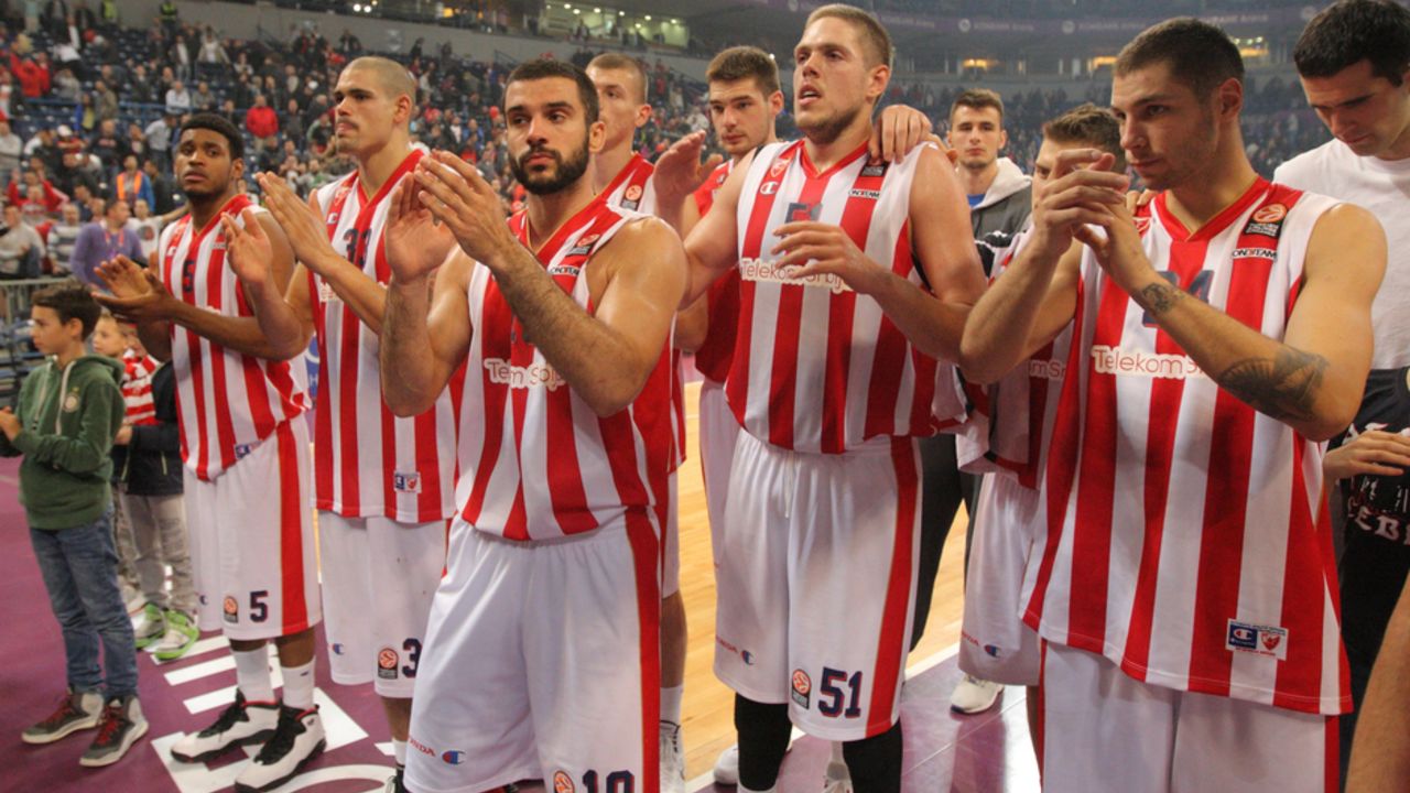 Rajan Tompson i košarkaši Crvene zvezde