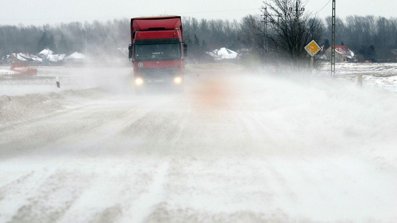 Sneg na putevima