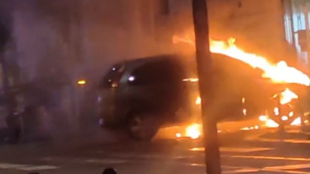 Automobil u plamenu
