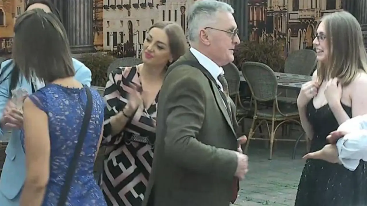 Parovi